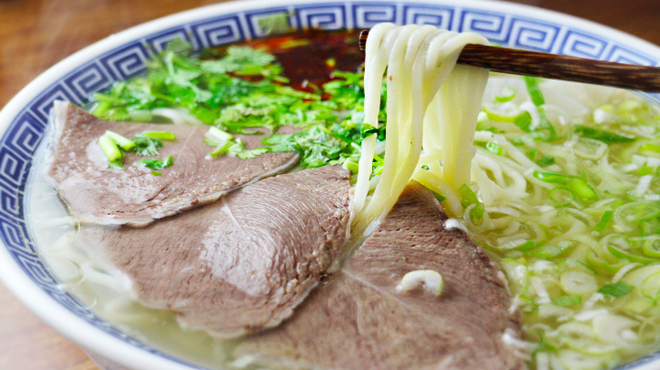 すったもんだの「蘭州ラーメン」商標登録劇、地名を含む商標は難解！？